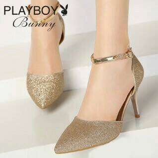 gold sandals for a princess