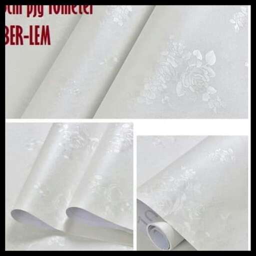 the embroidery on this wedding dress is very pretty.