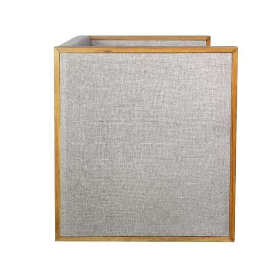 a picture of a metal frame with a wooden frame.