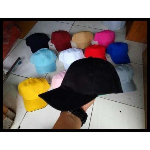 a hat that is sitting on a table.