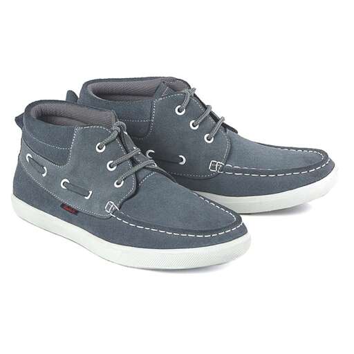 i'm not sure if i'm wearing these shoes.