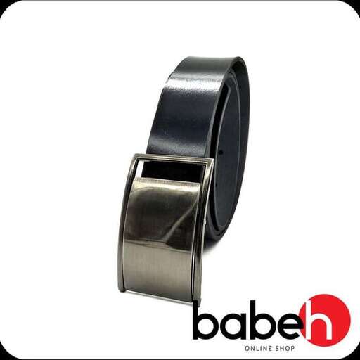 ring in sterling silver with a black background