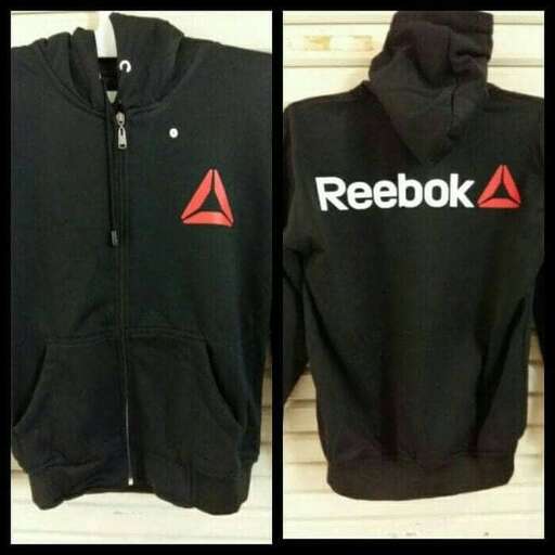 i love the logo on the hoodie.
