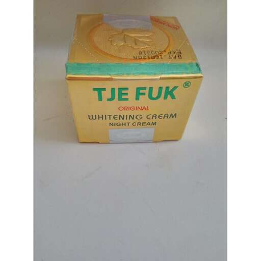 i found this box in the kitchen of a friend's house in the block.