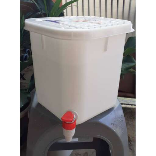 the container is designed to be used in the winter.