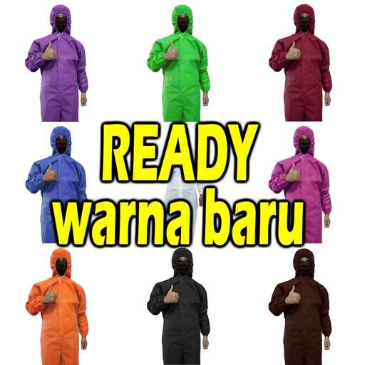 a group of people dressed in traditional clothes