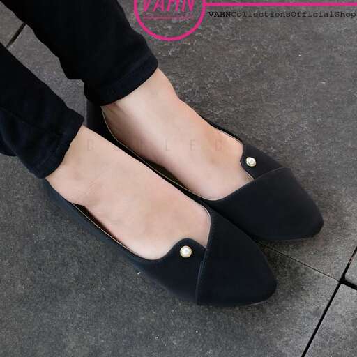 women's black flat shoes with a flat heel