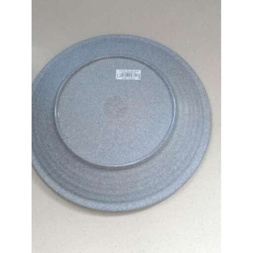 a round plate with a white background.