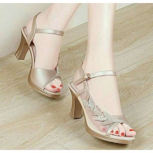 i'm not sure what these shoes are but i'm not sure if they are cute.