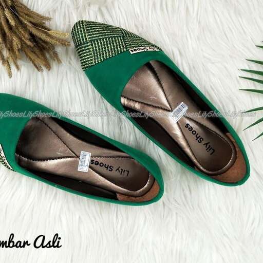 these shoes are made from recycled leather and are a must for spring.