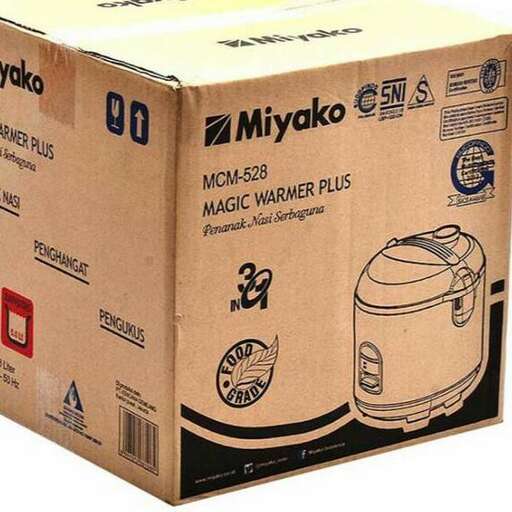 a box that has a picture of a blender on it.