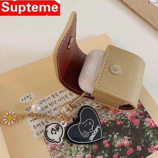 jewelry box with keychain and keychain in brown