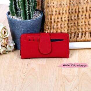 the red bag in the basket