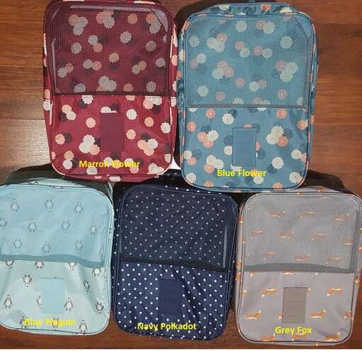 i love the little hearts on the front of the bag.