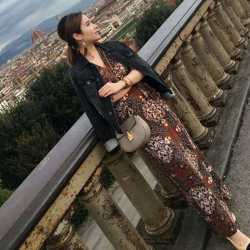 how to wear a maxi skirt in summer