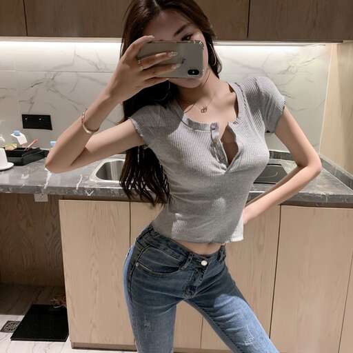 i love the look of this shirt.