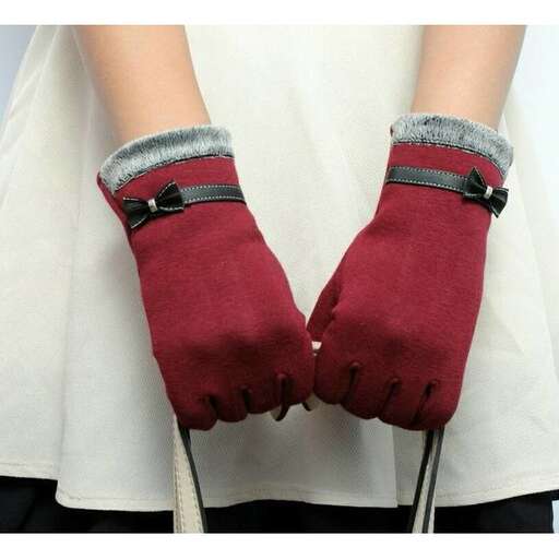 i'm not sure what these gloves are but i'm not sure if they are in the house.