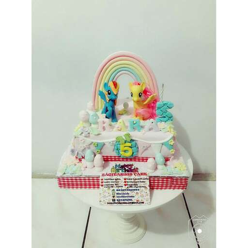 this is a cake that i made for my daughter's birthday.