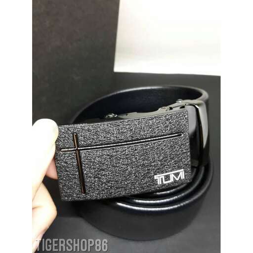 the case is made from a leather case.