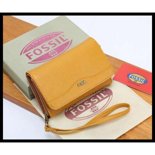 i'm not sure what this is but it's a bag.