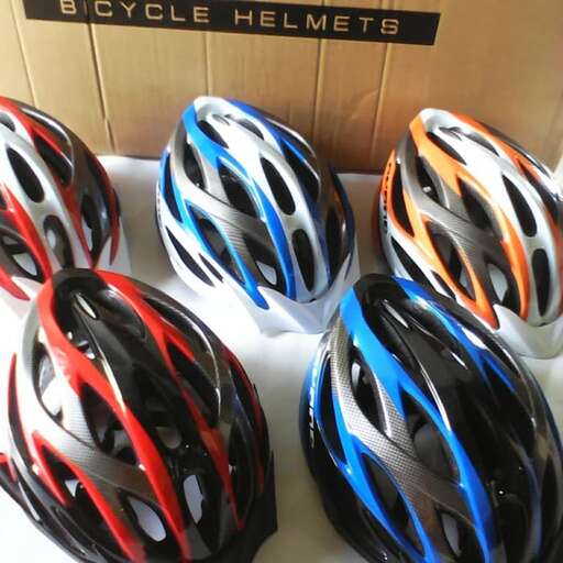 the helmets are available in colors.