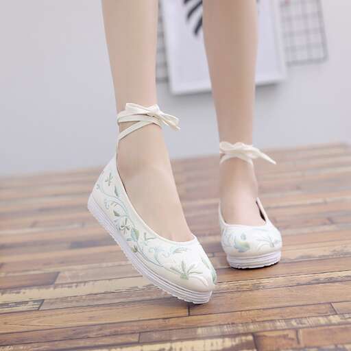 how to wear shoes with a bow
