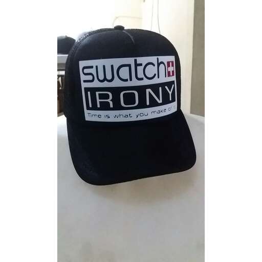 a hat that has a picture of a baseball cap on it.