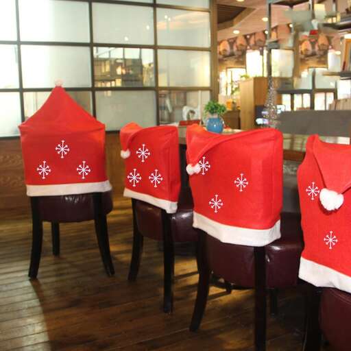 christmas table in the restaurant