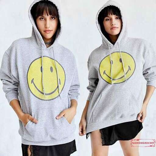 i'm in love with this hoodie!