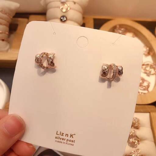 a handmade sterling silver ring with a matching ring.