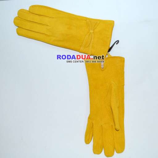 a pair of yellow gloves