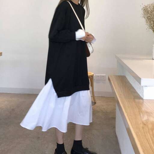 the skirt is made from a long skirt and a skirt.