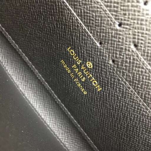 the label on the front of the bag