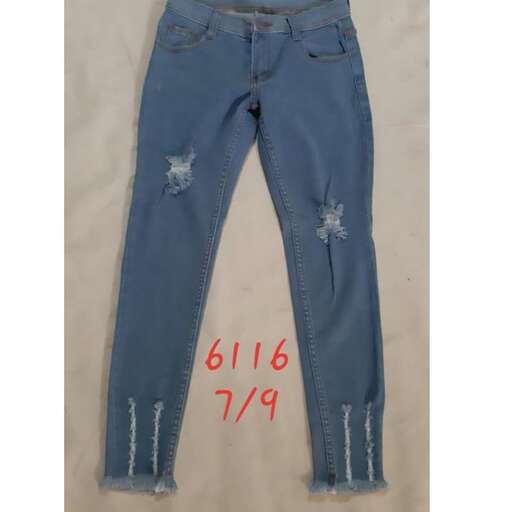 jeans worn by actor in the movie