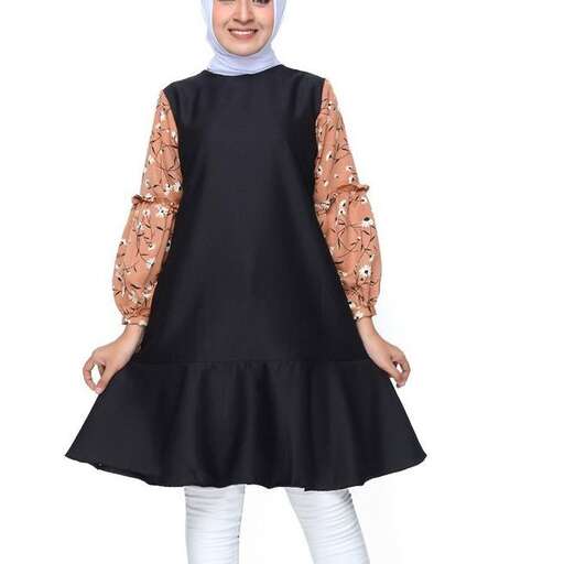 this is a picture of a girl in a dress.