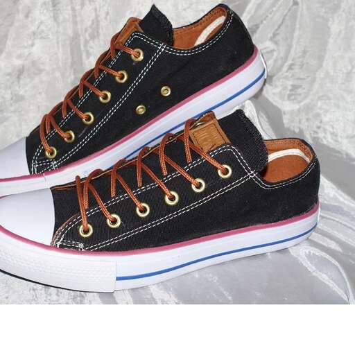 i have a pair of these in black and white.
