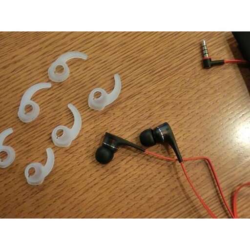 the headphones are made from plastic and plastic.