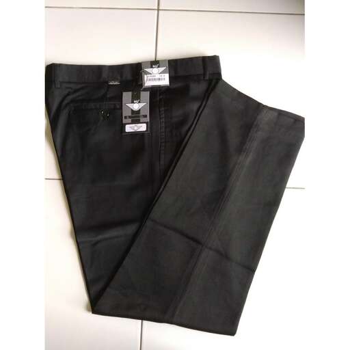 men's black men's pants with a pocket