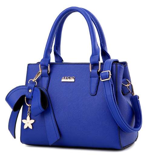 i'm in love with this bag!