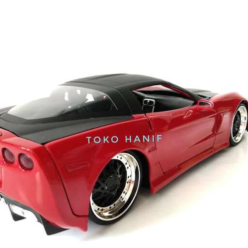 the rear of automobile model