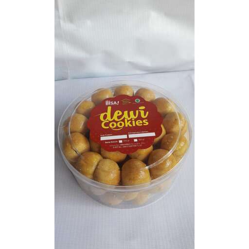 a box of macaroni balls in a plastic container.