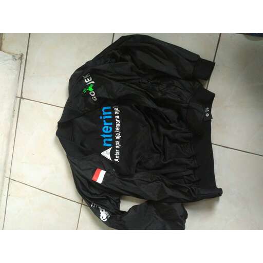 the jacket is a jacket that can be worn by a man.