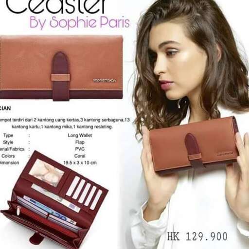 person is a beautiful leather bag with a large open front and a large open front.