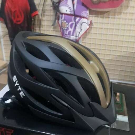the helmet of the team.