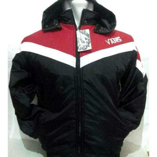 the jacket is made from a single zip.