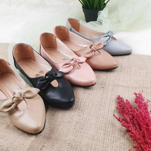 i love these shoes for a little girl.