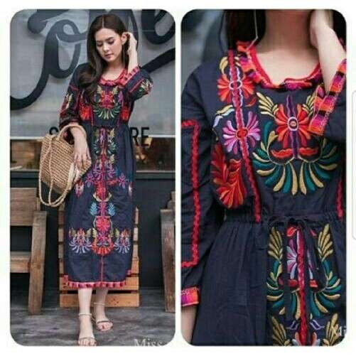 i love the colors of this dress.