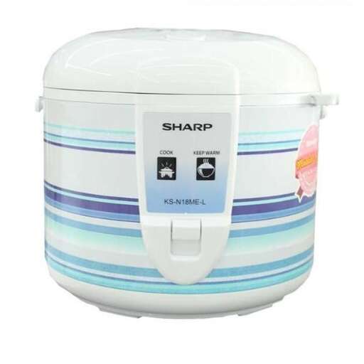 this is a diaper cake mix that is made from a water bottle.