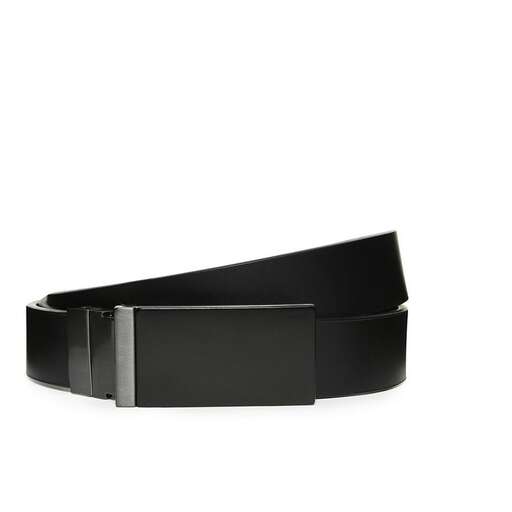 belt in black with a buckle