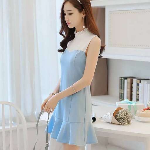 blue dress in the style of the girl